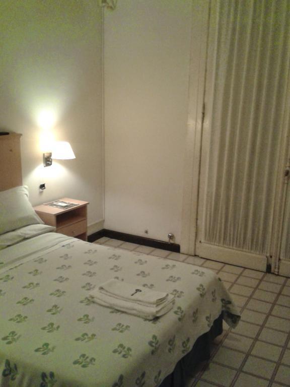 Mari Plaza Hotel Buenos Aires Esterno foto